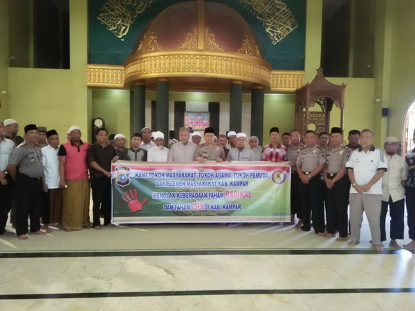 Kapolres Kampar Sampaikan Pesan Kamtibmas di Masjid Islamic Centre Bangkinang